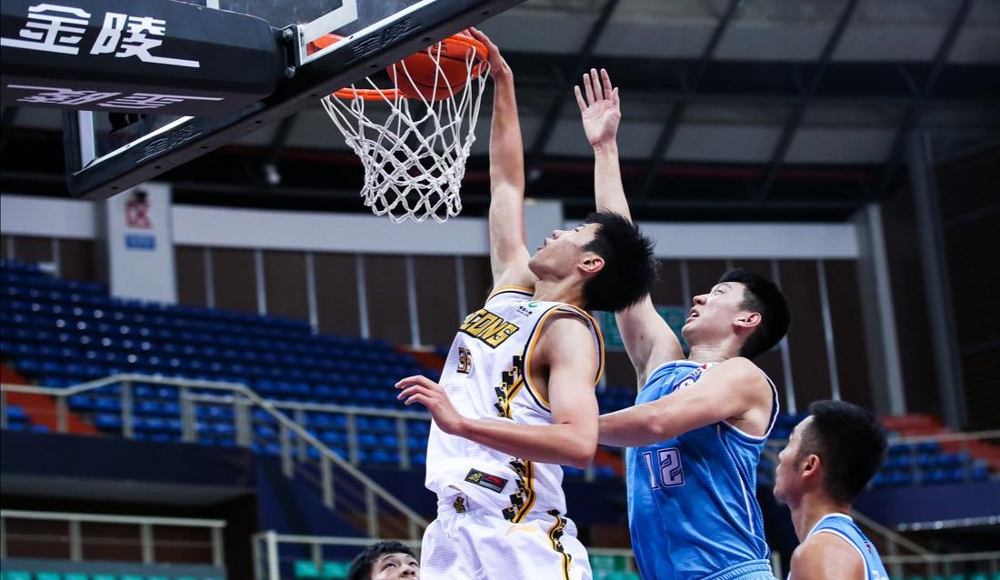 关于里程碑夜帕纳辛奈科斯迎来里程碑,CBA常规赛最后时刻刷纪录,悬念犹存,医务组通报恢复的信息 关于里程碑夜帕纳辛奈科斯迎来里程碑,CBA常规赛最后时刻刷纪录,悬念犹存,医务组通报恢复的信息