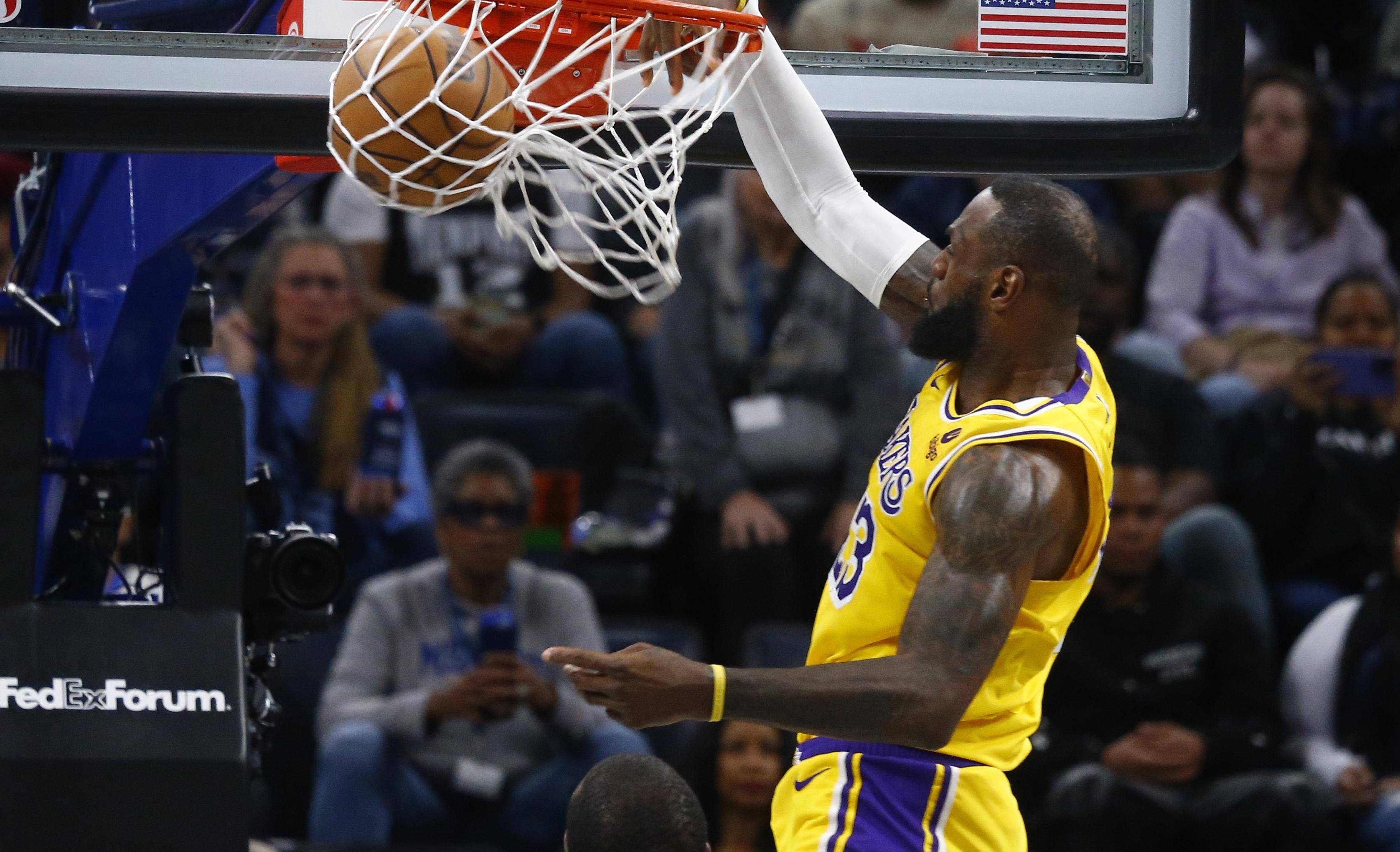 詹姆斯在美国队比赛中比分优势明显,赛况扑朔迷离引发热议!的简单介绍 詹姆斯在美国队比赛中比分优势明显,赛况扑朔迷离引发热议!的简单介绍