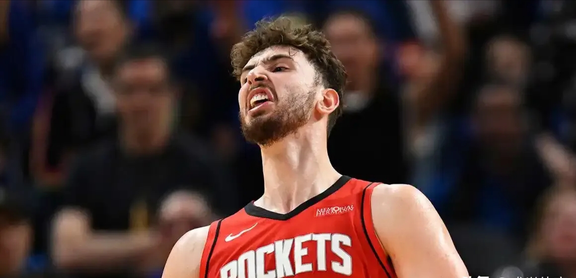 包含国际比赛日里尔备战NBA常规赛；单刀错失细节曝光；信心回归；数据趋势出现新变化的词条