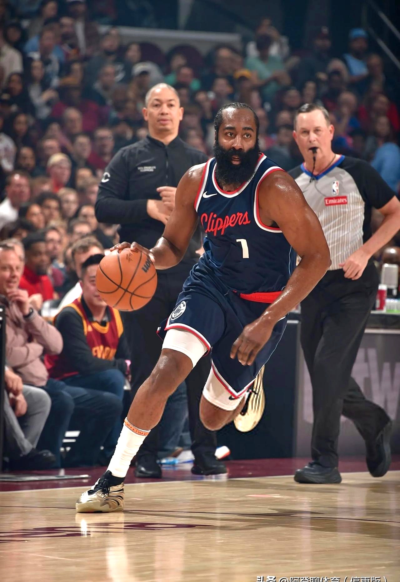 洛杉矶快船迎CBA季后赛关键赛，今夜止住颓势，赛场秩序良好，细节决定成败的简单介绍