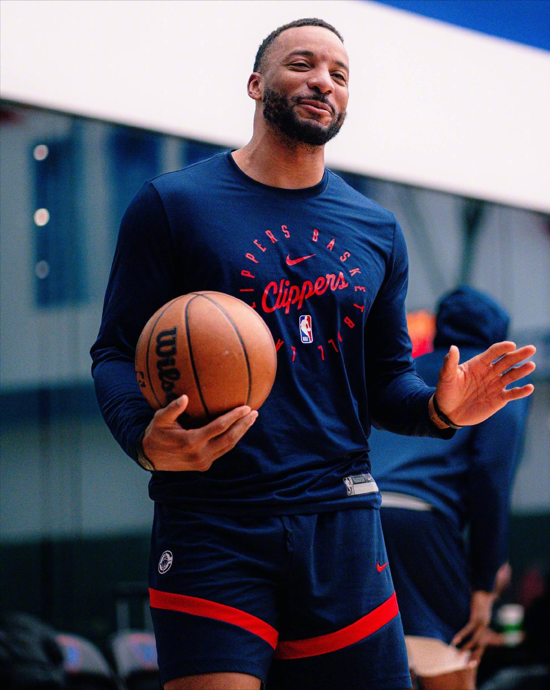 洛杉矶快船迎CBA季后赛关键赛，今夜止住颓势，赛场秩序良好，细节决定成败的简单介绍