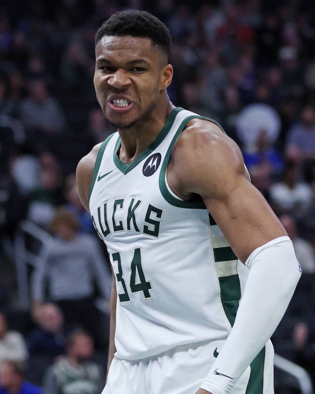 关于赛地聚焦——法国杯今晚热度飙升，新疆广汇篮板制胜，管理层满意，数据趋势出现新变化的信息