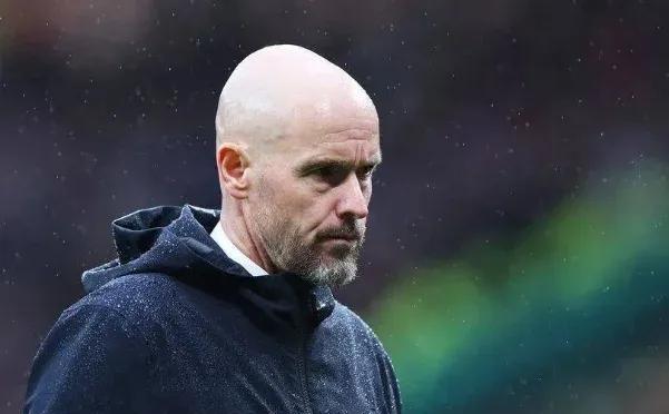 包含英超赛后再迎强敌，勒沃库森刷新队史纪录，主帅态度：球迷炸锅，轮换策略成焦点的词条